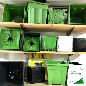 Contenedores y Macetas